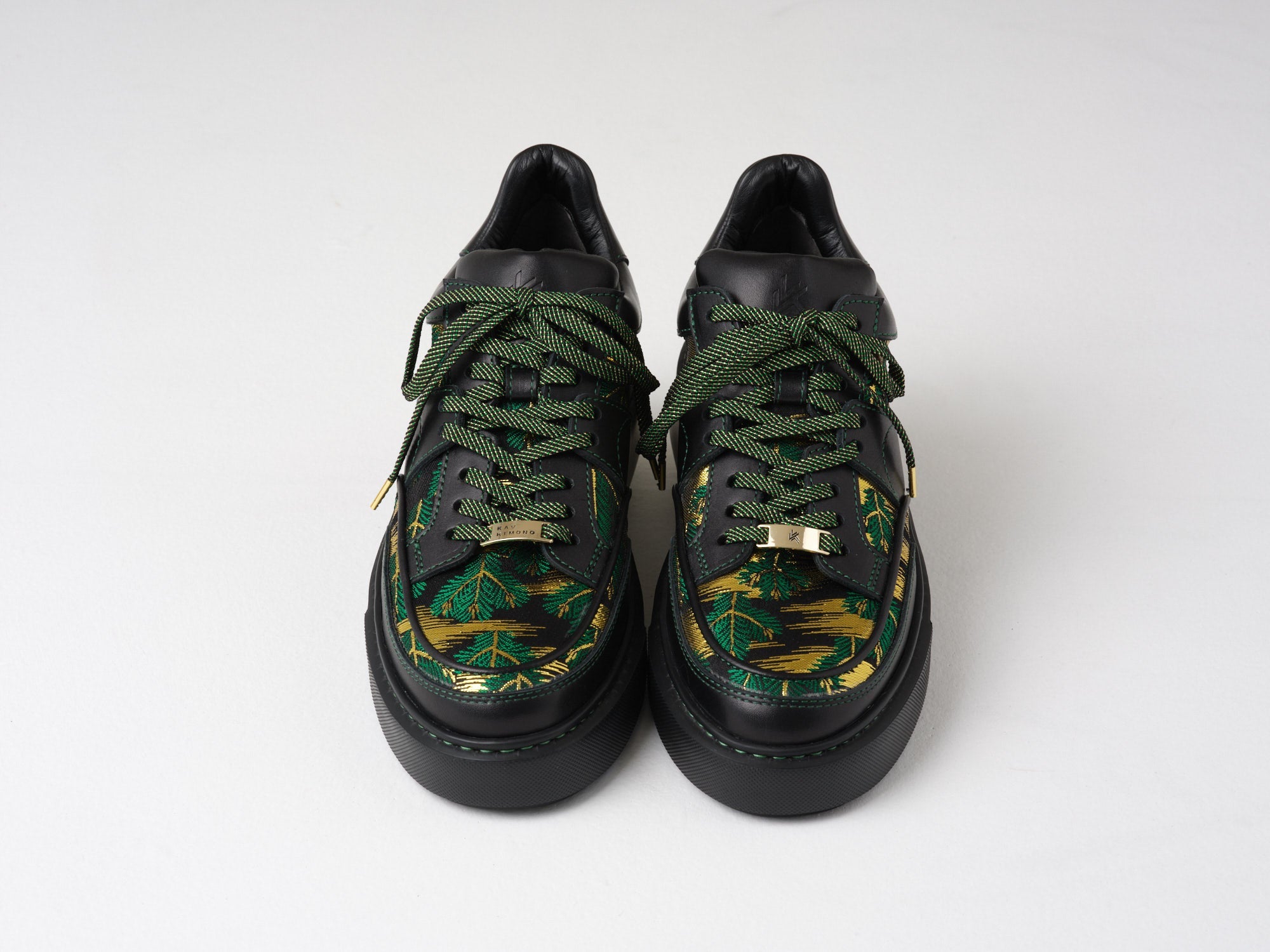 中国民国中晚期の靰鞡鞋（マンジュ族の伝統的な革靴） アンティーク雑貨 中国民国中晚期の靰鞡鞋（マンジュ族の伝統的な革靴） アンティーク