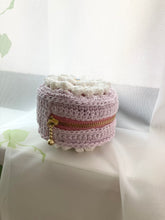 画像をギャラリービューアに読み込む, コロンと可愛い丸ミニポーチ　お花モチーフ｜M&#39;S  CROCHET（エムズクロシェット）
