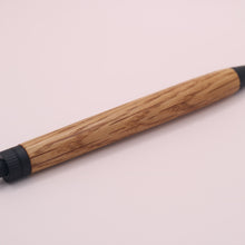 画像をギャラリービューアに読み込む, ウィスキー樽（ジャックダニエル）オーク 木軸ボールペン260101｜Wood Time Factory（ウッドタイムファクトリー）｜Wood Time Factory（ウッドタイムファクトリー）

