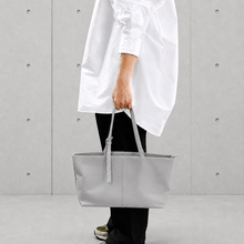 画像をギャラリービューアに読み込む, Wide Tote / Mist Gray｜MahL（マール）
