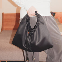 画像をギャラリービューアに読み込む, Hollowed Bag[satin leather]｜Cherry on top（チェリーオントップ）
