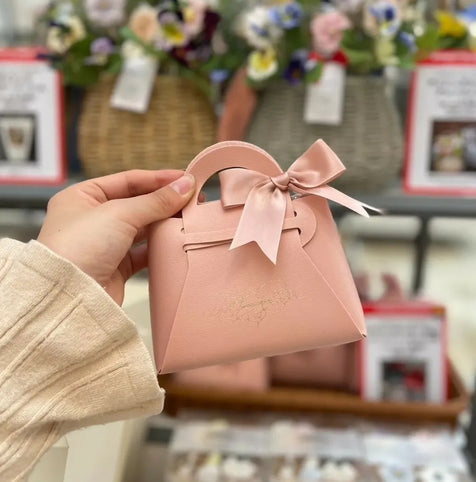 ハナサクキ 天然色素のフラワーアイシングクッキー❀フラワークッキーと国産ドラジェ(アーモンドチョコレート)の入ったBAG