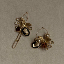 画像をギャラリービューアに読み込む, 【ピアス】知性と優雅さを纏うカメオとブラウンハートのアシンメトリー2WAYピアス｜ERIKOART（エリコアート）
