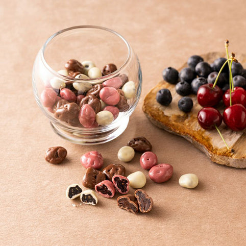 吉田ピーナツ食品 SoSo 3種のチョコがけベリー｜吉田ピーナツ食品（ヨシダピーナツショクヒン）