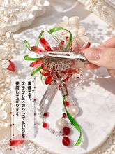画像をギャラリービューアに読み込む, 曼珠沙華と揺れる天然石と硝子の髪飾り【たっぷり金沢金箔とドライフラワー】｜ハピネスウェーブ
