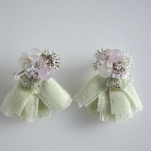 hanmmmo 草木染めフリンジのピアス｜hanmmmo（ハンモ）