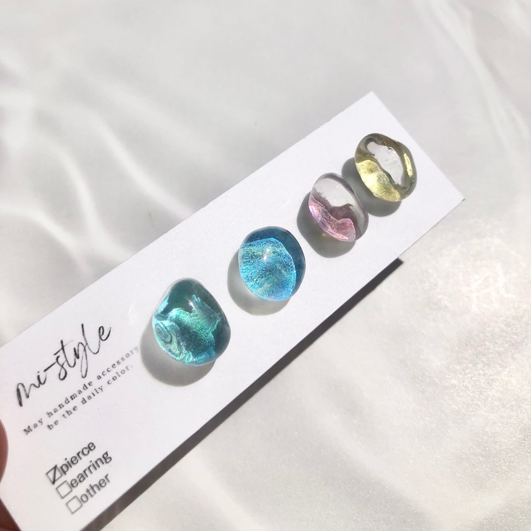 No.612-C シマエナガ☆水彩画風☆レジンピアス・イヤリング わえかきや