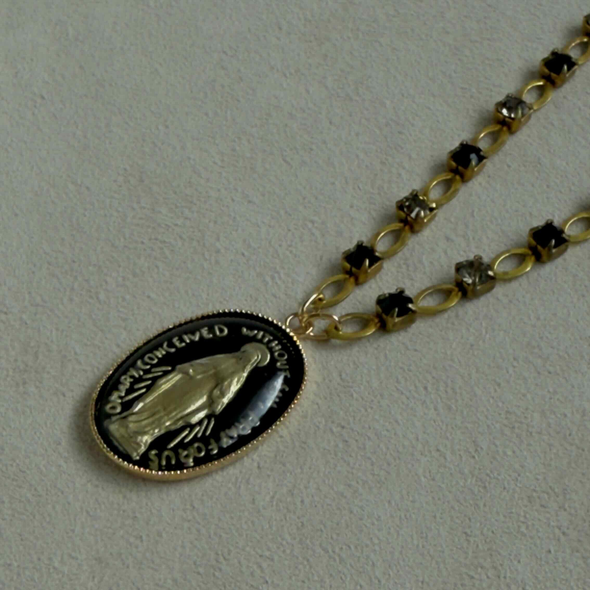 【ネックレス】マリアと光が交差するクラシカルな祈りのネックレス｜ERIKOART（エリコアート）