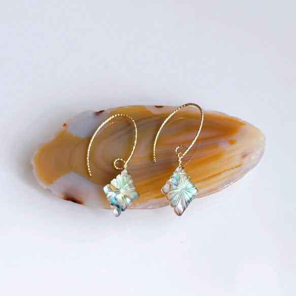 アバロンシェル × クリスタル水晶のオーロラカラーピアス/イヤリング｜SAKURA jewelry（サクラジュエリー）