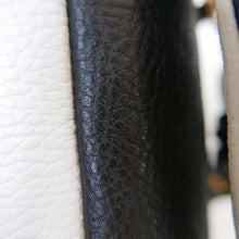 画像をギャラリービューアに読み込む, ペンギンの赤ちゃんバッグ・アデリーちゃん｜ガムアママレザーズ神戸（ガムアママレザーズコウベ）
