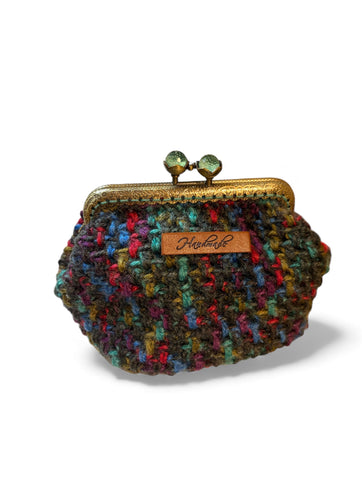 M'S CROCHET グリーン系マルチカラーのがま口ポーチ｜M'S  CROCHET（エムズクロシェット）