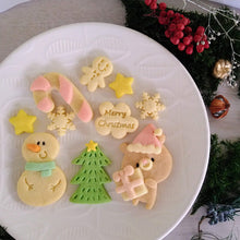 画像をギャラリービューアに読み込む, 【季節限定】クリスマスクッキー缶/きみと季節のとなりに「プレゼントを届けに」｜Patisserieシュシュ（パティスリーシュシュ）
