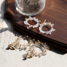 画像をギャラリービューアに読み込む, crown of baby's breath -mini single- (white/gold)（ピアス/イヤリング）｜FT2 works（エフティーツーワークス）
