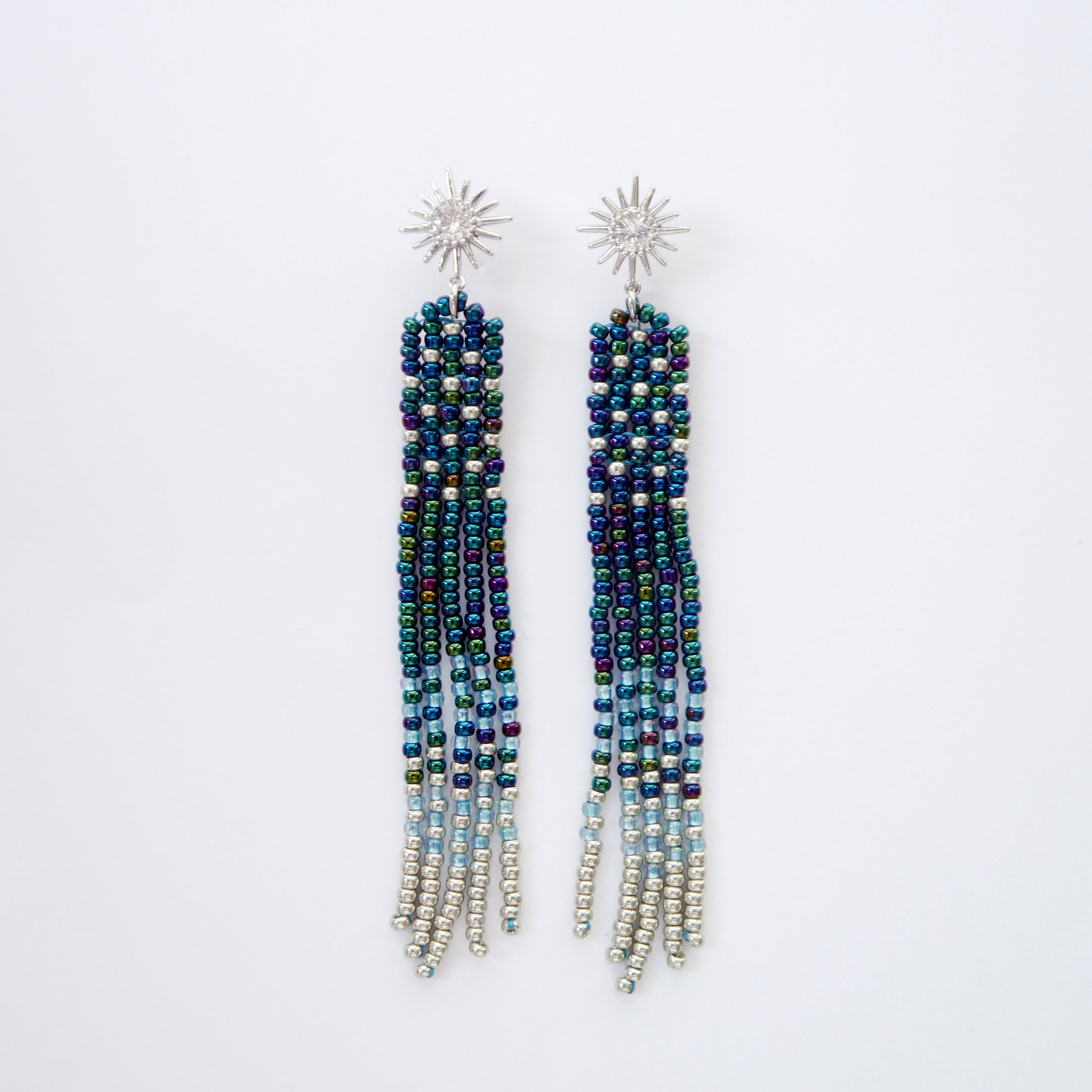 ミッドナイトブルー　夜空の一番星　揺れるロングビーズフリンジピアス　【シルバー925　ピアスポスト】　｜Ahki Beadwork（アーキービーズワーク）