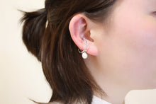 画像をギャラリービューアに読み込む, 国産あこや真珠バロックパール「月の雫珠」＊サージカルステンレス･イヤーカフ片耳(1個)(チェーンモチーフ)｜ツバメ舎（ツバメシャ）
