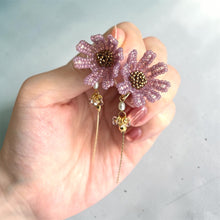 画像をギャラリービューアに読み込む, 秋桜《いつか、大切な人と歩いた秋の花畑。》／イヤリング／ピアス／ガラスビーズ｜mizuki（ミズキ）
