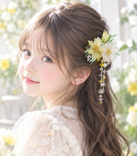 画像をギャラリービューアに読み込む, 透ける黄色秋桜と天然石・クリスタルの髪飾り｜ハピネスウェーブ
