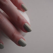 画像をギャラリービューアに読み込む, 09 CELADON / 1948 NUANCE NAIL COLOR.｜1948- COSMETICS FACTORY.（イチキューヨンハチコスメティクスファクトリー）
