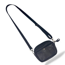 画像をギャラリービューアに読み込む, レザー 横型 スマホショルダー｜Samurai Craft（サムライクラフト）
