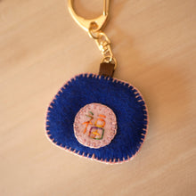 画像をギャラリービューアに読み込む, 和み猫のキーホルダー　ハチワレの顔｜Little Plum（リトルプラム）
