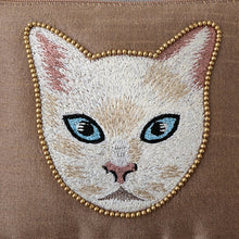 画像をギャラリービューアに読み込む, キャット刺繍フラットポーチ 17×13cm｜猫とイチオクノホシ（ネコトイチオクノホシ）
