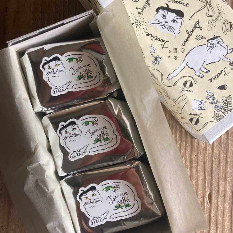 【冬季限定】ネコ画伯のレーズンサンド＆テリーヌショコラサンド｜Ja’rrive!!（ジャリーヴ）