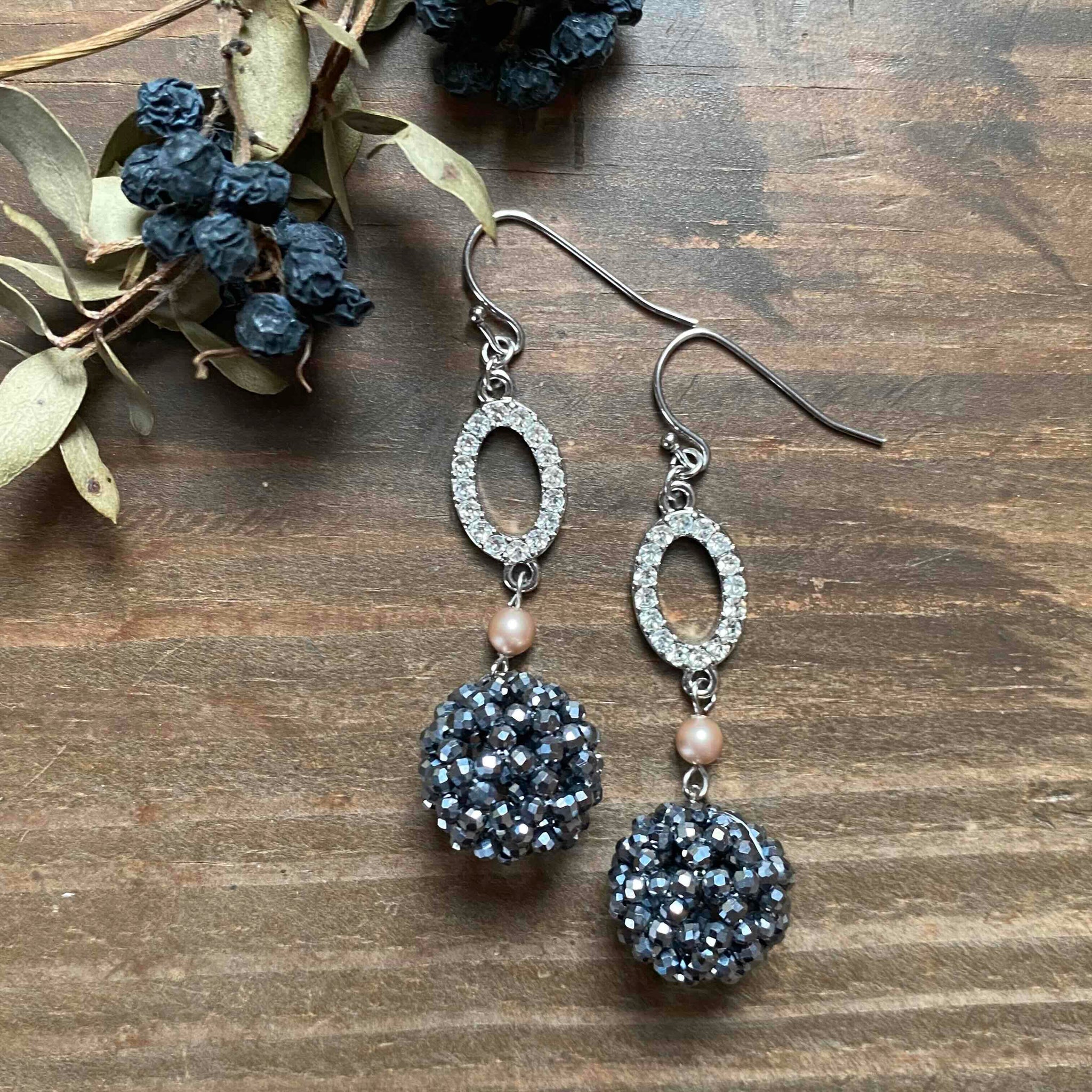 フラーレン テラヘルツ 2mm オーバル ピアス・イヤリング｜紬