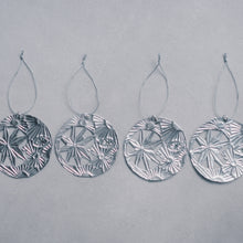画像をギャラリービューアに読み込む, Metal Embossed Ornament - Moon -｜SZIAOREO ARTWORKS（シアオレオアートワークス）
