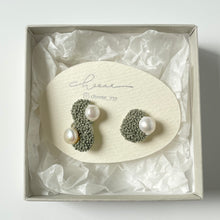 画像をギャラリービューアに読み込む, unbalance.刺繍ピアス.刺繍イヤリング｜cheese（チーズ）
