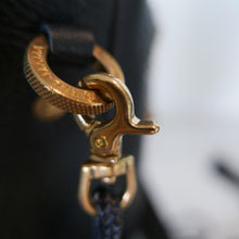 画像をギャラリービューアに読み込む, ペンギンの赤ちゃんバッグ・アデリーちゃん｜ガムアママレザーズ神戸（ガムアママレザーズコウベ）
