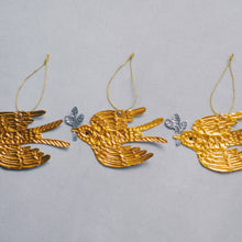 画像をギャラリービューアに読み込む, Metal Embossed Ornament - Sparrow -｜SZIAOREO ARTWORKS（シアオレオアートワークス）
