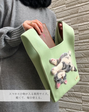 画像をギャラリービューアに読み込む, ごろりん子猫のニットバッグ（グレー×白）｜たろじろ
