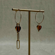 画像をギャラリービューアに読み込む, 【ピアス】知性と優雅さを纏うカメオとブラウンハートのアシンメトリー2WAYピアス｜ERIKOART（エリコアート）

