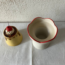 画像をギャラリービューアに読み込む, 陶器のプリン印鑑入れ｜とうげい hanaga（トウゲイ　ハナガ）
