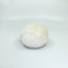 画像をギャラリービューアに読み込む, ベビーアルパカ100％ 手作りぬいぐるみ（モルモット）白　ペルー職人仕立て・一点もの｜RUNA SHOP（ルナショップ）
