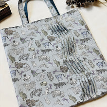 画像をギャラリービューアに読み込む, ウェーブタックトートバッグ（ブルーグレー・猫）｜Nikomatch（ニコマッチ）
