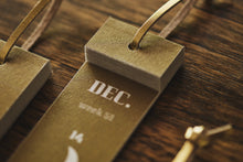 画像をギャラリービューアに読み込む, 2026 ムーンカレンダー 　MOON Calendar（週めくり／短冊形）｜NUDE LAMP（ヌードランプ）
