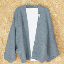 画像をギャラリービューアに読み込む, ビーズの花束ブローチ　=レースフラワーのブーケ= | 普段使いからフォーマルまで◎| 卒業式や入学式のコサージュとして | バッグチャームとしても | 誕生日 | 記念日 | お祝い | お礼 | 先輩へ | 母の日 | 敬老の日 | ｜Des Ailes（デゼル）
