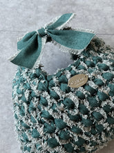 画像をギャラリービューアに読み込む, triangle denim fringe ribbon bag medium / green｜GONGON.crochet（ゴンゴンクロシェ）
