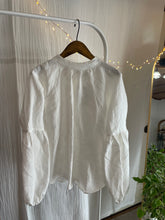 画像をギャラリービューアに読み込む, マシュマロブラウス　オフホワイト｜hachiko（ハチコ）
