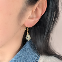 画像をギャラリービューアに読み込む, ダルメシアンジャスパー オリエンタルカットピアス／イヤリング｜orie（オリエ）
