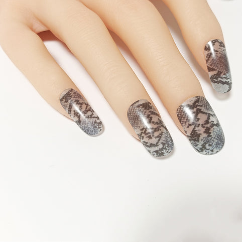 ENCHANT サイズの選べる半硬化ジェルネイルシール【Gel Nail Stickers 005 scale × snake : Green】｜ENCHANT（エンチャント）