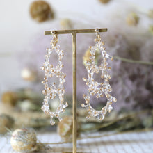 画像をギャラリービューアに読み込む, crown of baby&#39;s breath -mini triple- (white/gold)（ピアス/イヤリング）｜FT2 works（エフティーツーワークス）｜FT2 works（エフティーツーワークス）｜FT2 works（エフティーツーワークス）
