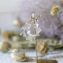 画像をギャラリービューアに読み込む, crown of baby's breath -mini single- (white/gold)（ピアス/イヤリング）｜FT2 works（エフティーツーワークス）
