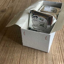 画像をギャラリービューアに読み込む, 【冬季限定】ネコ画伯のレーズンサンド＆テリーヌショコラサンド｜Ja’rrive!!（ジャリーヴ）
