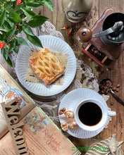 画像をギャラリービューアに読み込む, シュシュ(小皿) ホワイト｜ZAKKA IVY（ザッカ　アイビー）
