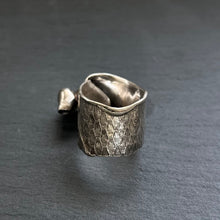 画像をギャラリービューアに読み込む, SMOOTH SNAKESKIN RING./SV925(56)｜Truph.BIJOUX（トリュフビジュー）
