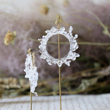 画像をギャラリービューアに読み込む, crown of baby&#39;s breath -mini double- (white/gold)（ピアス/イヤリング）｜FT2 works（エフティーツーワークス）｜FT2 works（エフティーツーワークス）
