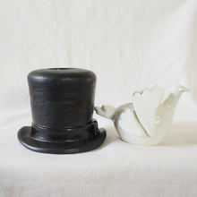 画像をギャラリービューアに読み込む, シルクハットとハトの花瓶セット｜とうげい hanaga（トウゲイ　ハナガ）
