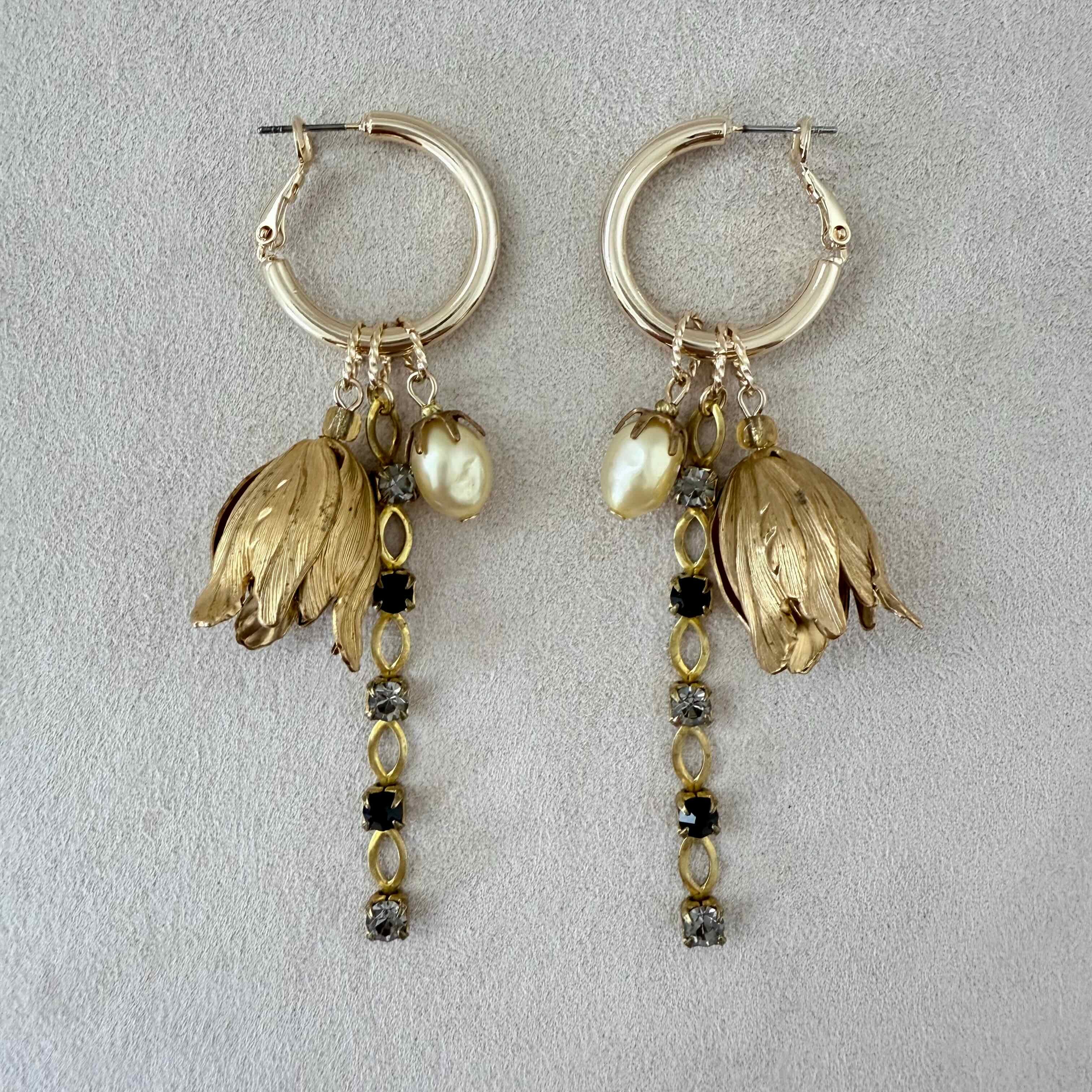 【ピアス】耳元で遊ぶ、クラシックとモードが融合した大人のためのマルチWAYフープピアス｜ERIKOART（エリコアート）